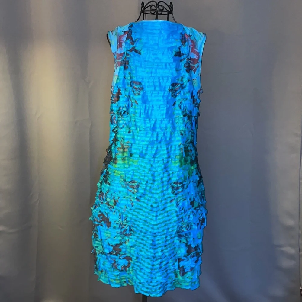 NWOT.  Cubism - woman’s sleeveless dress.  size small - Picture 2 of 6